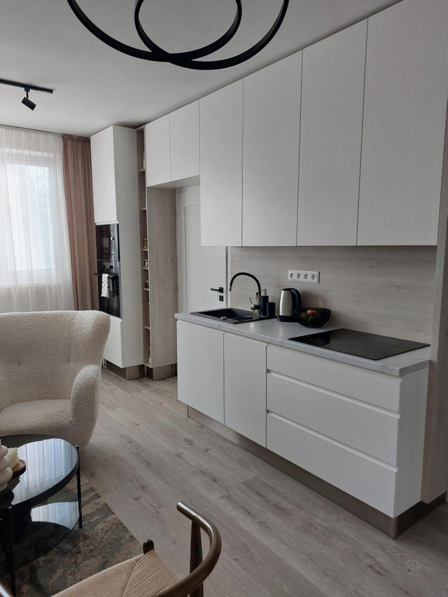 M&M Apartman Trenčín Buitenkant foto